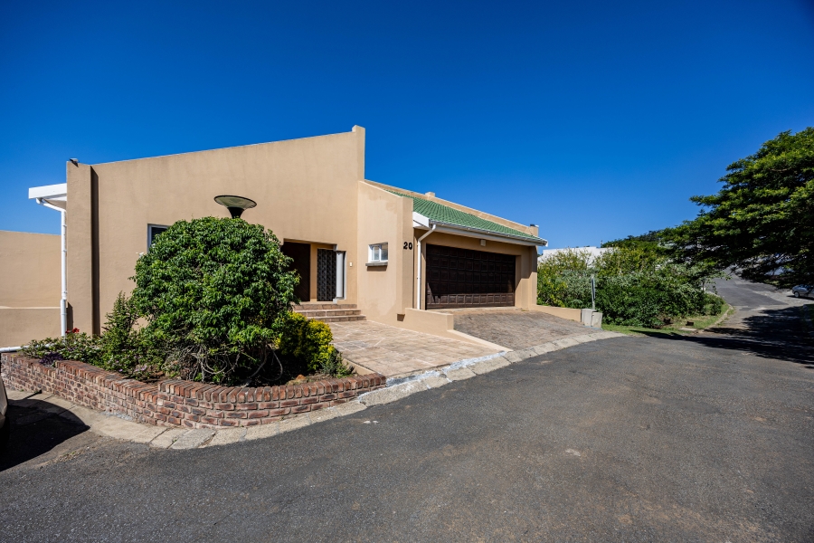 5 Bedroom Property for Sale in Gonubie North Eastern Cape